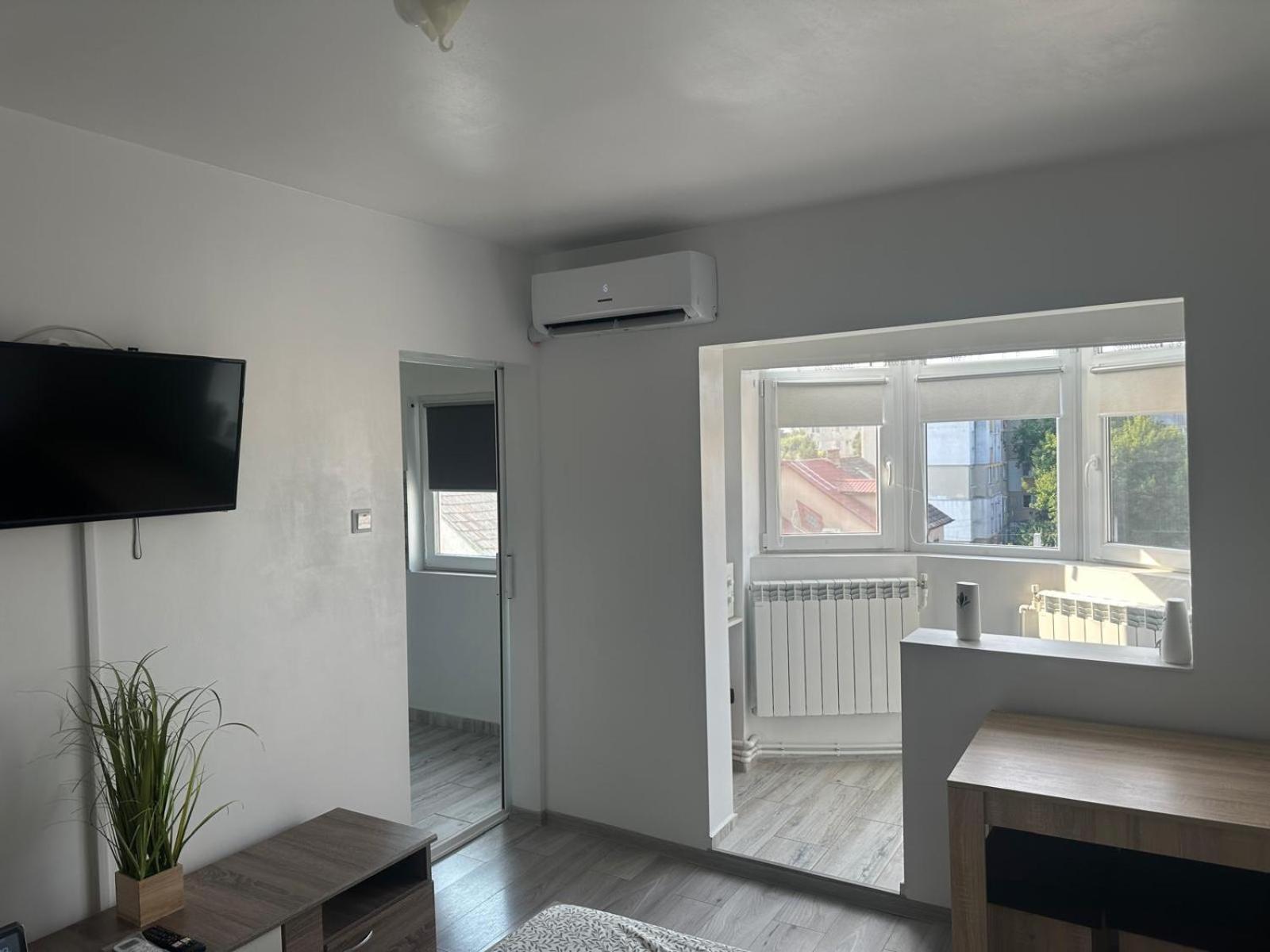 Garsoniera Zak Apartment Turda Exterior photo